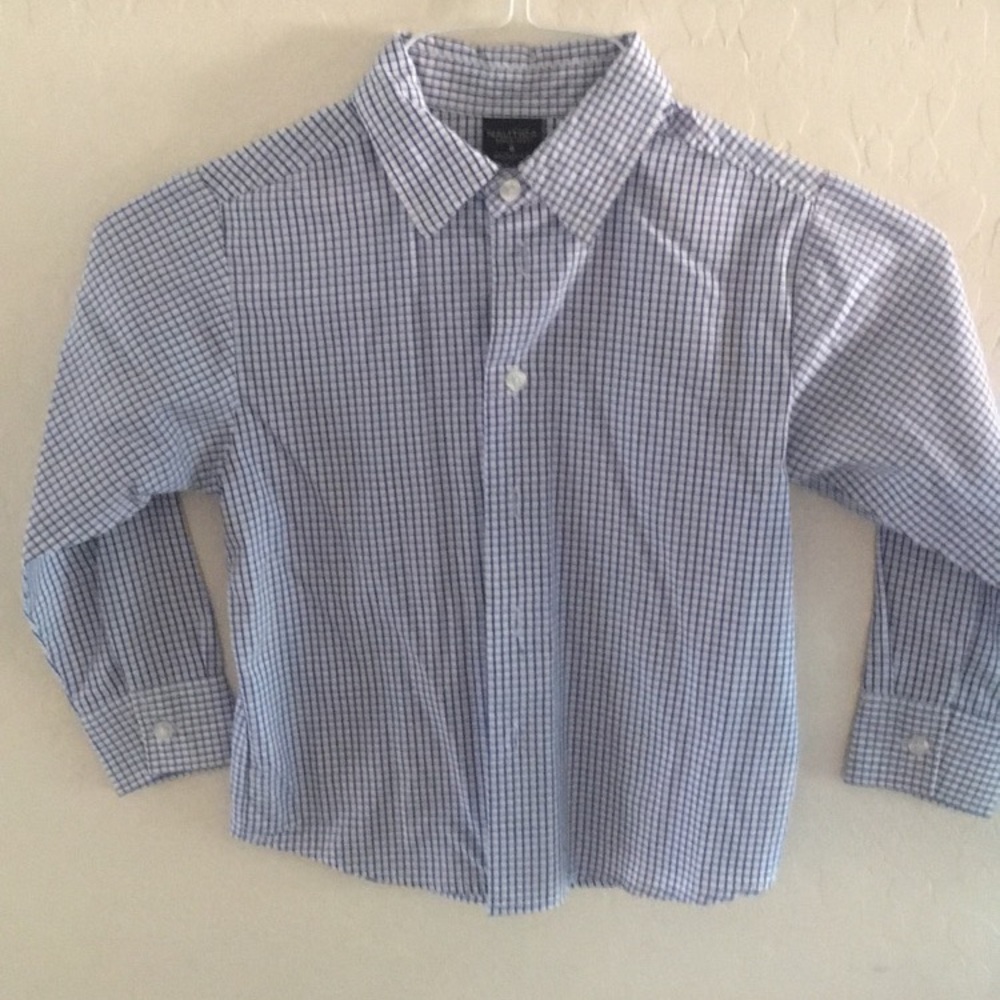 Nautica size 6 Boy's L/S dress shirt